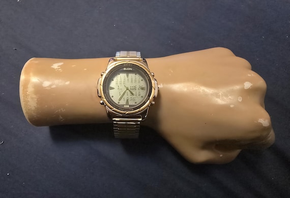 Vintage Elgin Analog Digital Databank World Time Alarm Monthly Calendar Men's Watch
