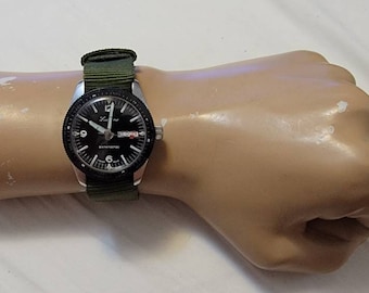 Rare Vintage Lucerne (1st Gen) Stainless Steel Diver Day/Date Manual Wind Men&#39;s Watch