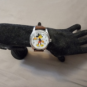 Vintage Lucerne Deluxe Stainless Steel Mickey Mouse Manual Wind Unisex Watch
