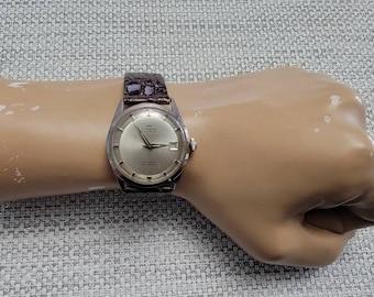 ERISamantha Tiara 腕時計SUMMERSALE Vintage Tiara Of Switzerland