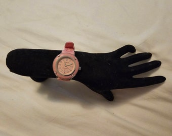 Vintage Helbros Basismetall-Damenuhr mit rosa Quarz