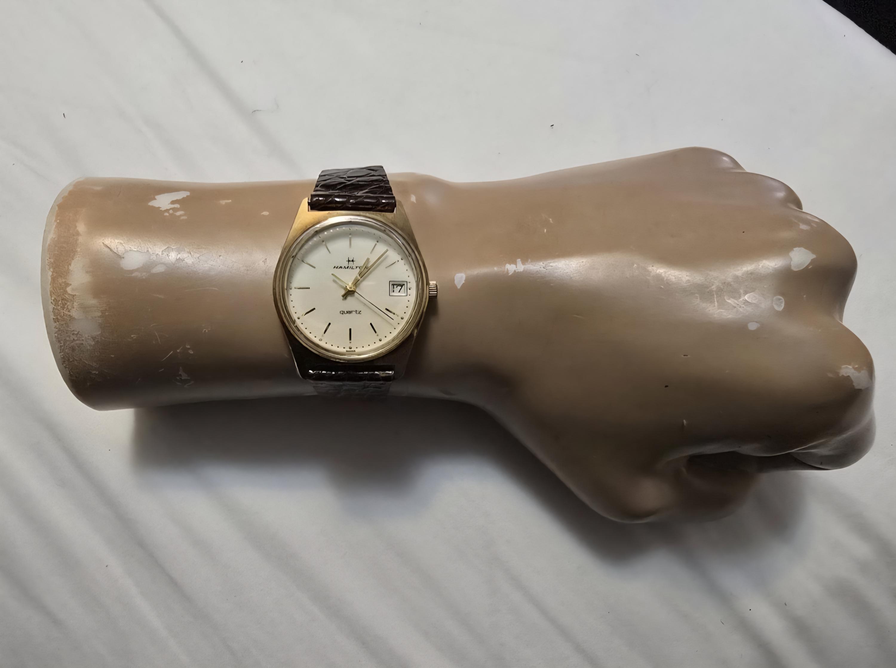 Vintage Hamilton 905880 Gold Plated Swiss-made Quartz Men's Watch