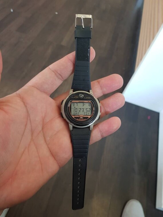 water resistant 100 meters