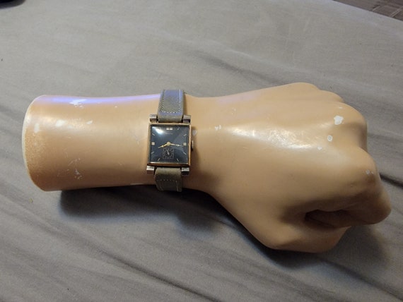 Vintage Imperial Balta verguld rechthoekige handmatige wind herenhorloge Etsy Belgie