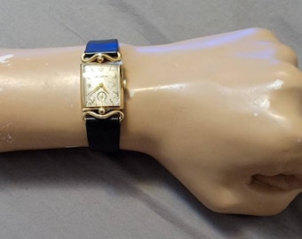 Rare Vintage Bulova Wilshire 10K RGP Mustache Lugs Rectangular Manual Wind Men's Watch