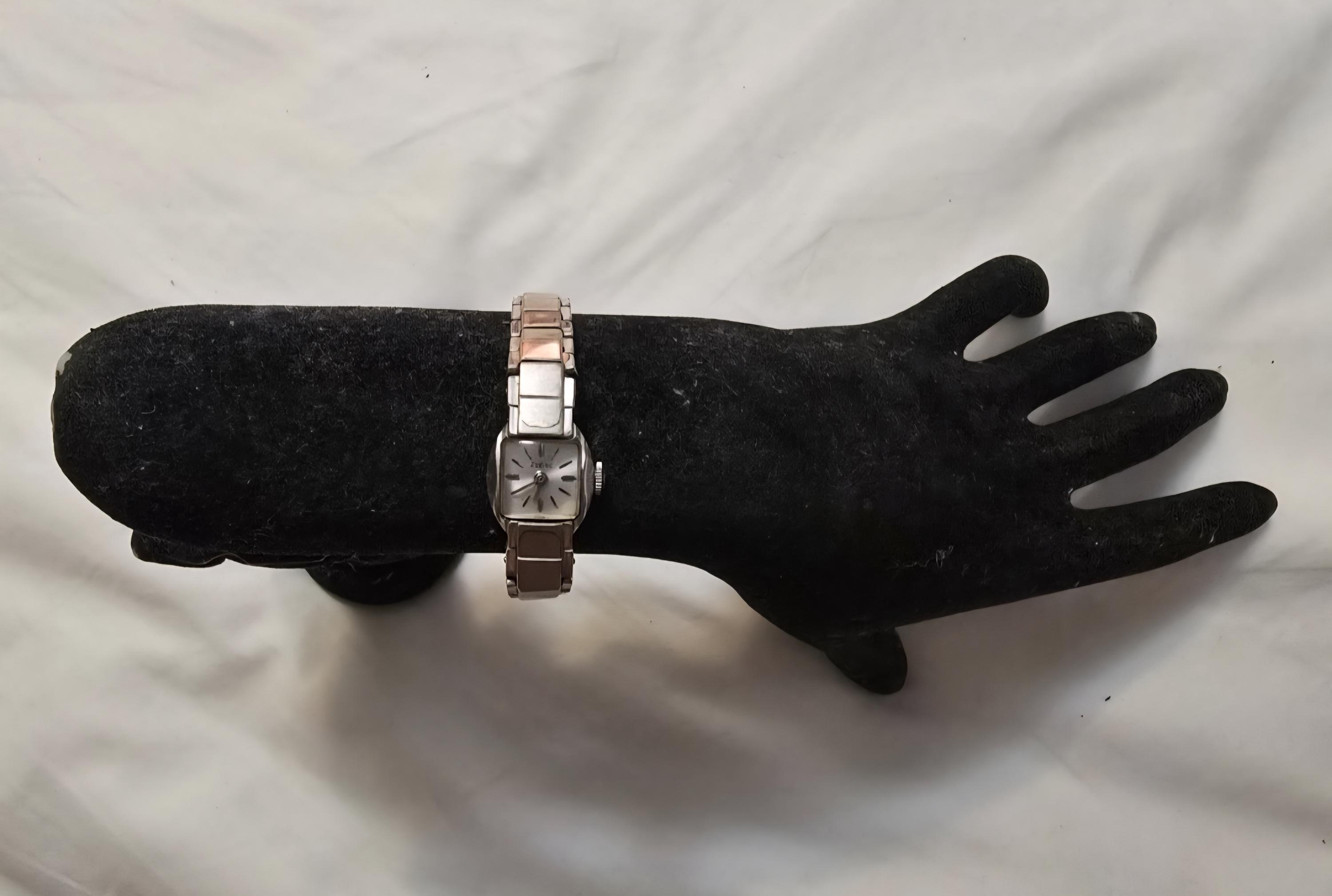 Rare Vintage Zodiac 10K R G.P Swiss-made Rectangular Manual Wind