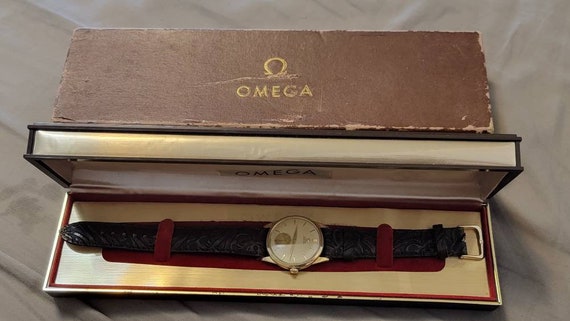 Vintage Omega 10K Gold Filled Automatic Bumper Men display picture 2
