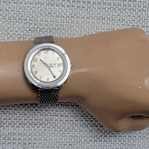 Vintage Timex Stainless Steel Day/Date Water Resistant Automatic Men&#39;s Watch