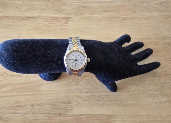 Vintage Cyma 18K Gold Plated & Stainless Steel Swiss-made  display picture 3