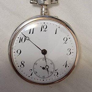 Reloj de bolsillo antiguo de plata, década de 1900 en venta en Pamono