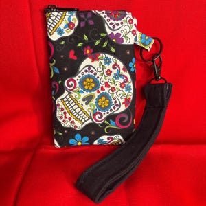 Handmade Skull Pouch - Dios de los Muertos Cartera - Skull Wristlet 5 x 3