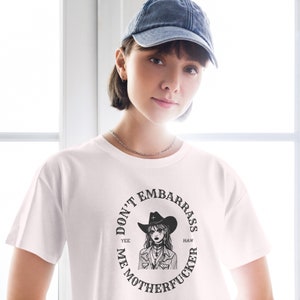 Don&#39;t Embarrass Me, Cowgirl Crop Top, Retro Cowgirl Crop Tee, Vintage Cowgirl Tshirt, Western Crop Top, Short n Sweet Concert Tee