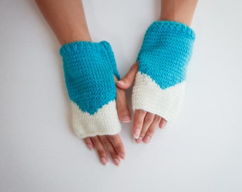 HANDMADE: Mountain Top Fingerless Gloves - Size XS-S