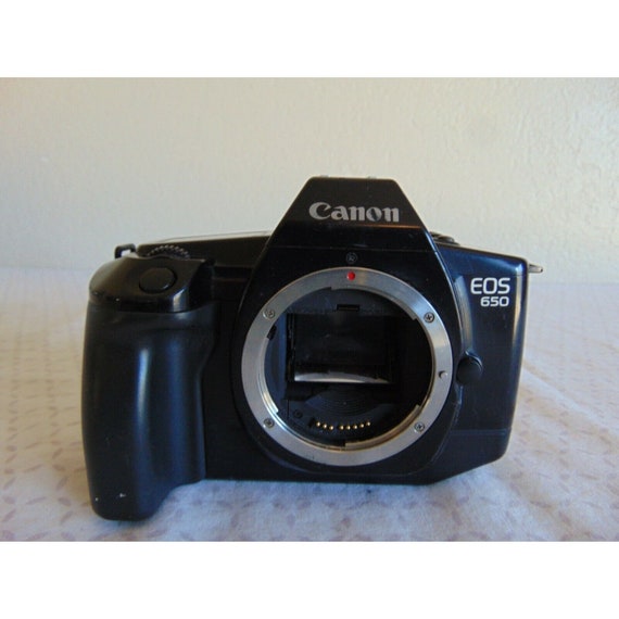 カメラCanon EOS650 カメラ - デジタルカメラ