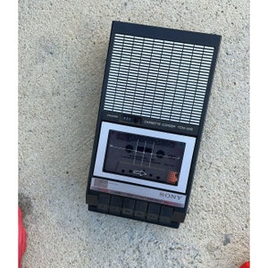 Sony Walkman WM-FX453 Cassette Tape Player Auto Reverse Mega Bass 