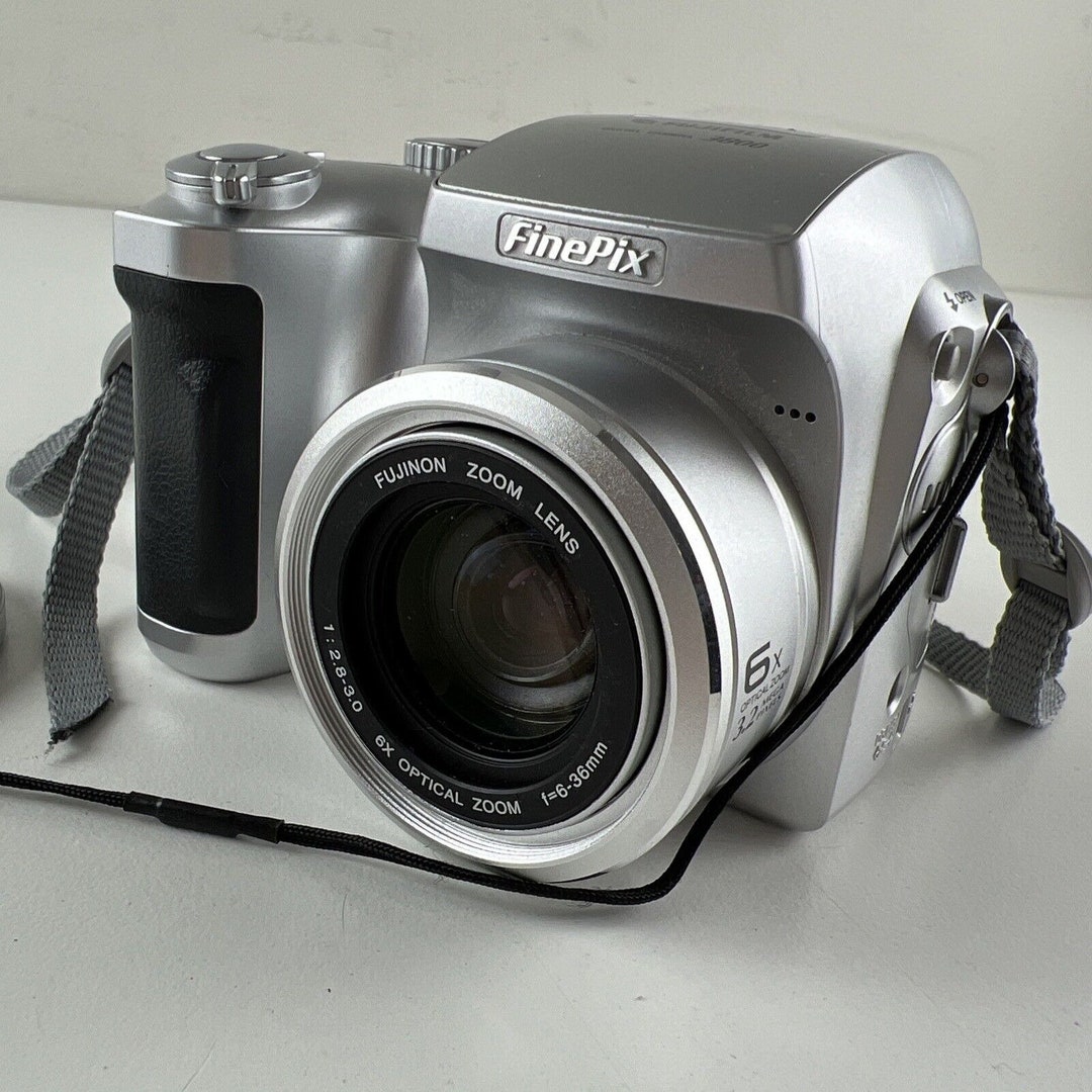 Fujifilm Fuji Finepix 3800 3.2MP Digital Point & Shoot Camera Tested
