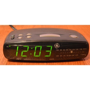 GE Radio reloj digital electrónico FM/AM 7-4612