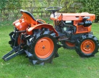 KUBOTA B7100 TRACTOR Operations & Parts Manuals - 390 pgs also covers b-7100 HST-D and HSTe Diesel Service and Repair