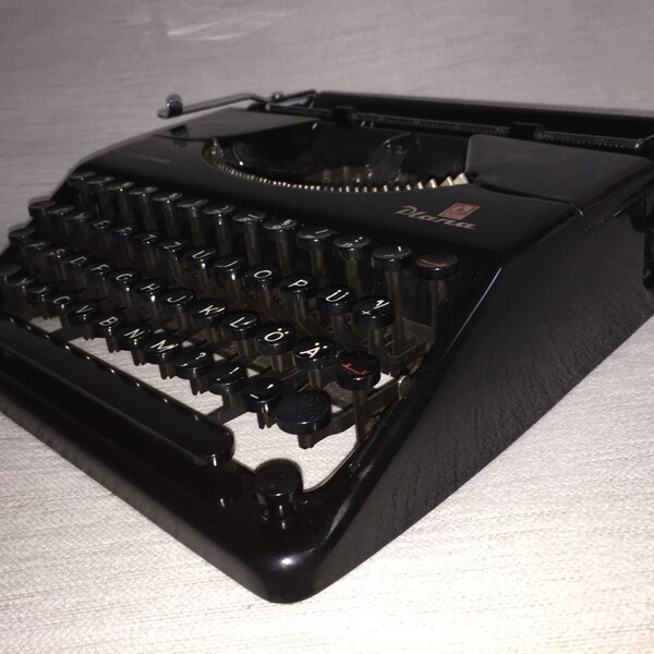 Vintage portable typewriter Optima Plana mechanische Schreibmaschine