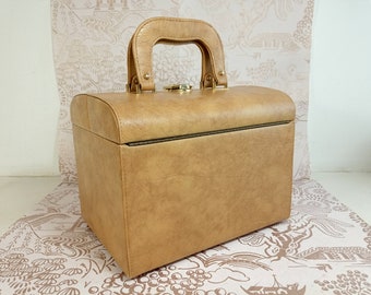 1970s French Vintage Upcycled Beige/Tan Vanity Case Non Leather Vintage Train Case Beauty Case Storage Case Double Hinged Train Case