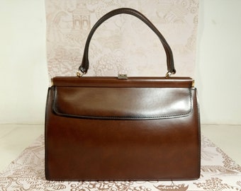 Véritable sac à main vintage des années 1960 avec cadre marron, sac à main/sac à main végétalien sans cadre en cuir. La marque française est M&L Made in France. Millésime végétalien