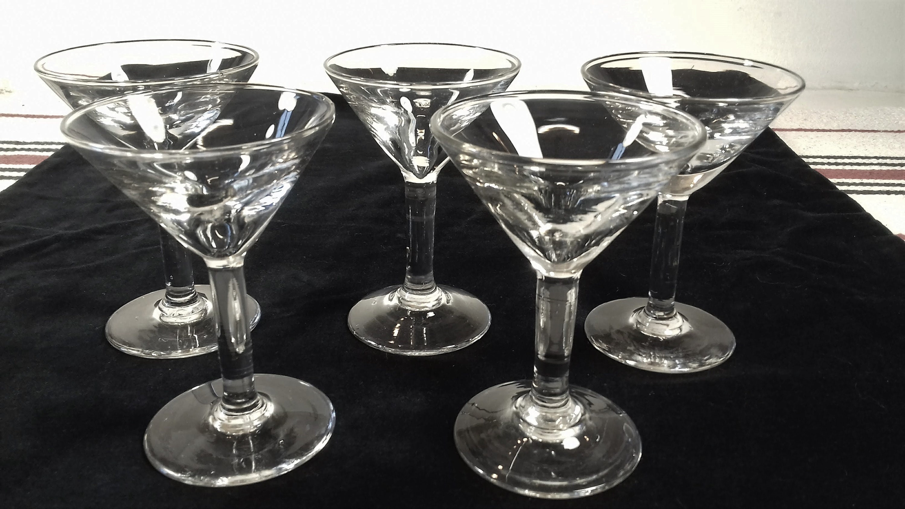 Ensemble de 5 Modèles Vintage Inhabituels Français Verres à Liqueur Faits La Main Fan Shape Cocktail