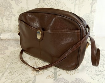 French Vintage 1970s Menestrier Leather Shoulder/ Crossbody Bag/Purse/Camera Bag.  . Vintage Brown Leather Camera Bag. Menestrier Paris.