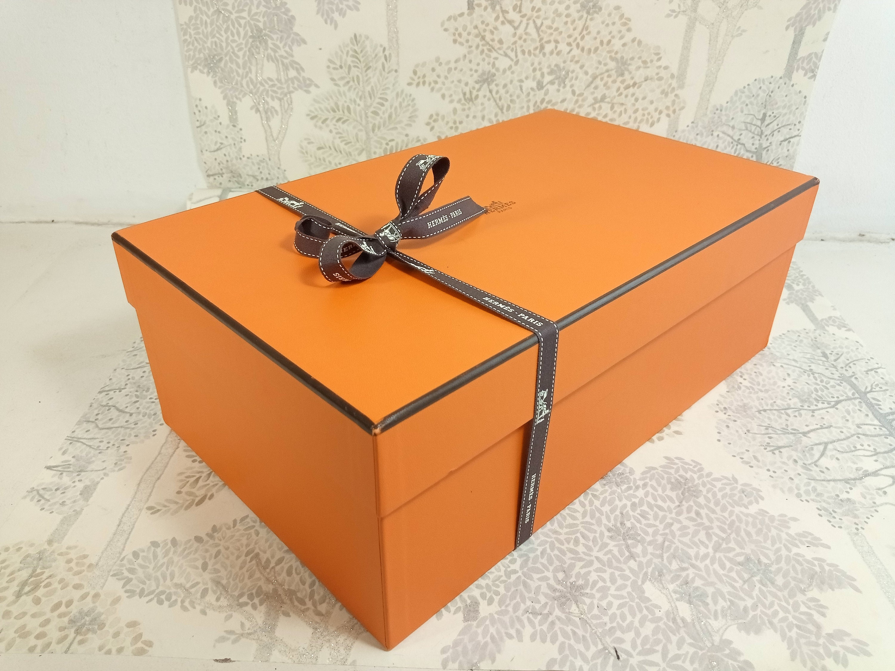 Authentic Hermes Box L 31 Cms X D 20 X H 11 + Hermes Ribbon