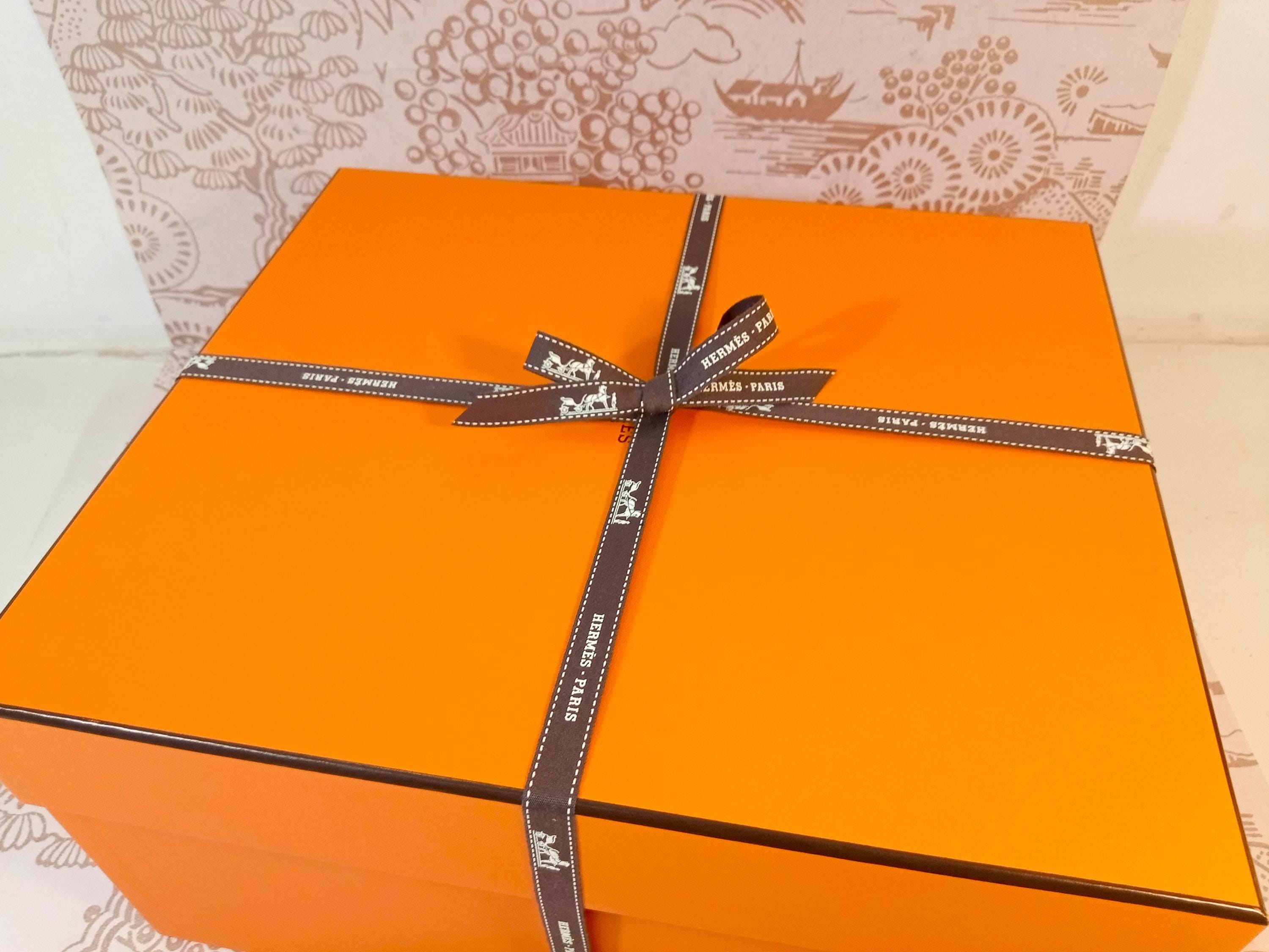 Authentic Hermes Box No 1497 Bir Kin 25 Size + Hermes Ribbon + Bag