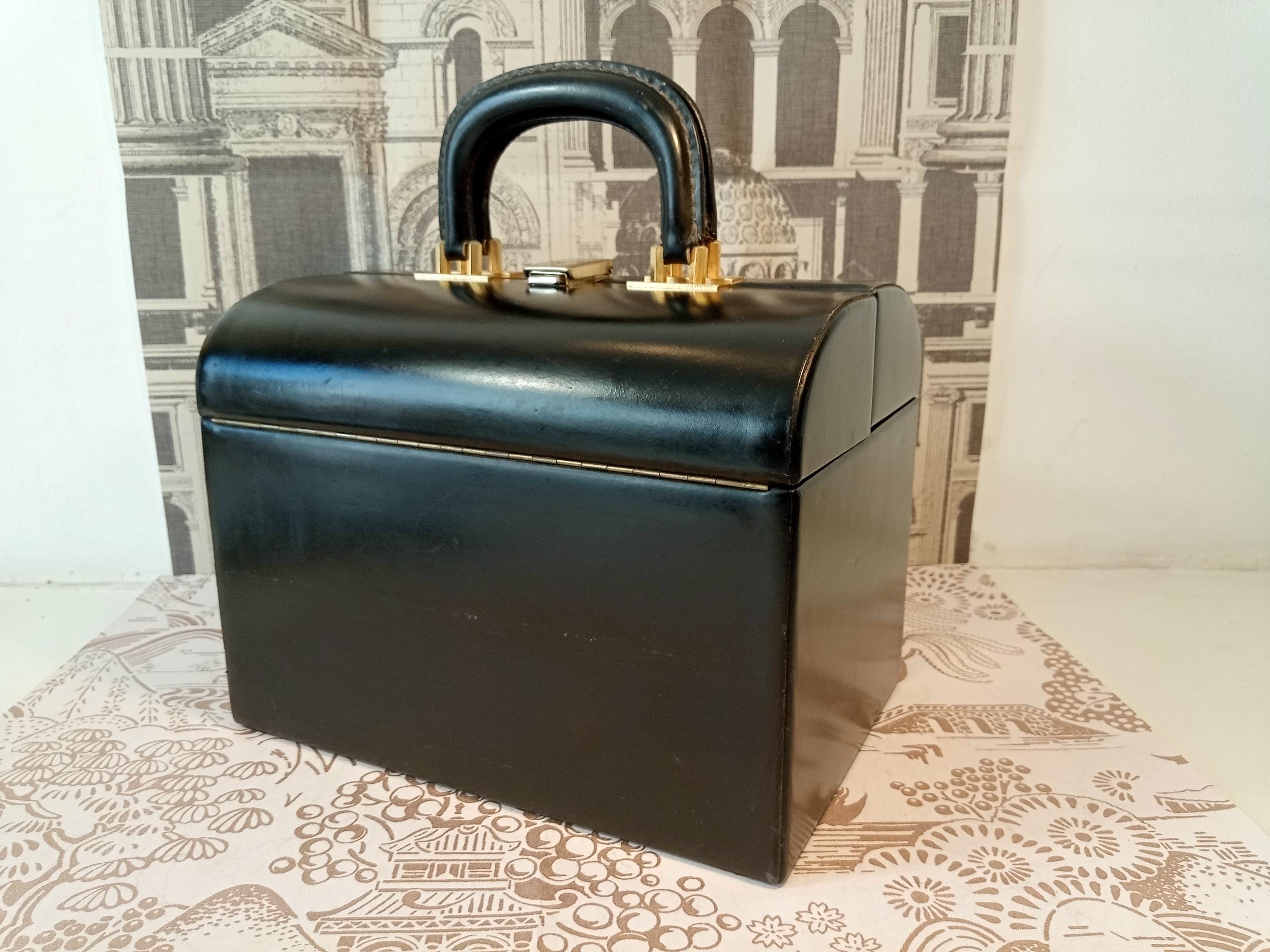 メイク道具・化粧小物 vintage made in ITALY CELINE bag Authentic CELINE Leather Brown Pouch Accessories Purse Used Good