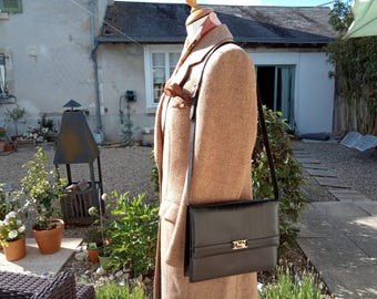 80s Vintage Leather Shoulder Bag/Purse/Clutch El Corte Ingles Barcelona Caleche Buckle Detail. Made in Spain.