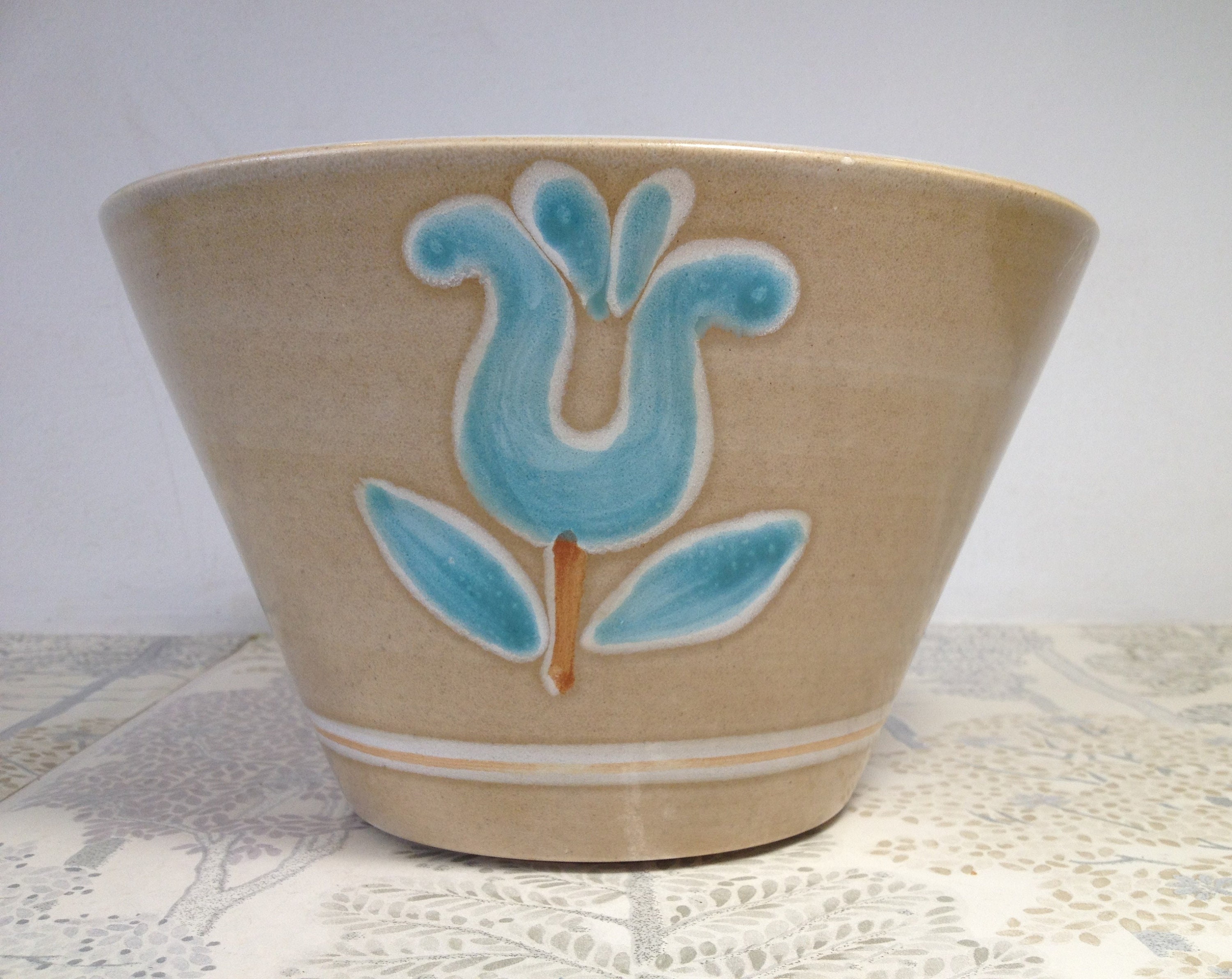 Grande Français Mid Century Vintage Fruit/Salad Bowl Hand Decorated Mbfa Pornic France Perfect Condi