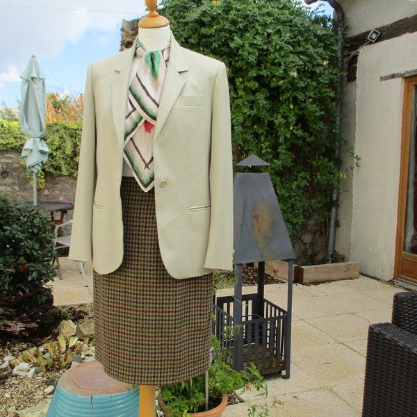 Vintage Ann Taylor Hounds tooth Tweed Pencil Skirt. Wool and Cashmere  Waist 27 inches  Good Condition