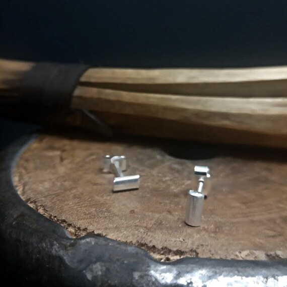 Silver Bar Stud Earrings / Linear Stud Earrings / Minimalist Earrings/ Dainty Earrings