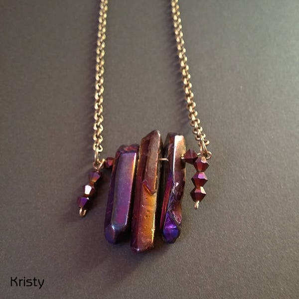 Collier pierre brute titane violet doré cristaux cristal quartz perles toupies pendentif breloques bohème boho hippie hippy