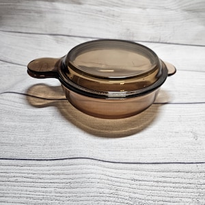 Corning Vision Ware Pyrex Grab-It Bowl V-240-B w/ Glass Lid P-240-C Amber Glass 6.5&quot;