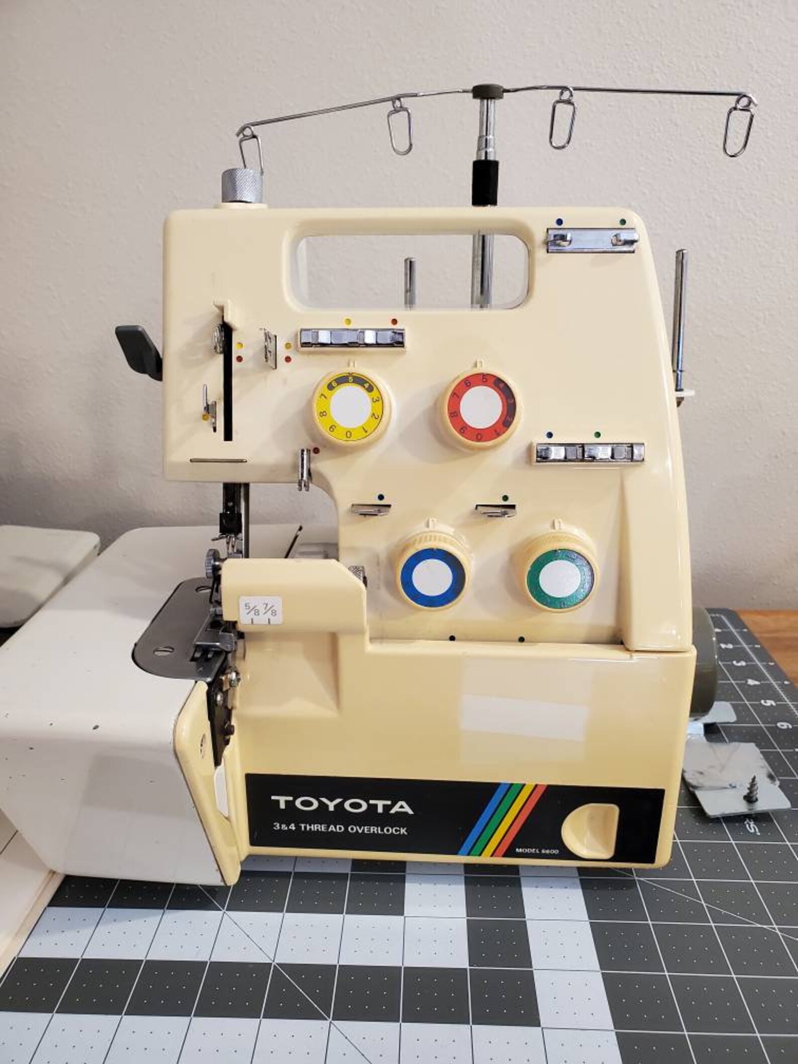 Vintage Toyota Sewing Machine Model 6600 WORKS 3 & 4 Thread | Etsy