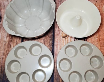 Anchor Hocking MICROWARE 4-Piece Set, Bundt Pan, Muffin Pans - 1980s - Vintage