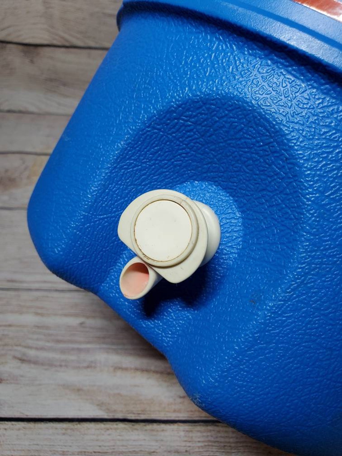 Vintage 1990's Igloo Water Cooler barrel of Etsy