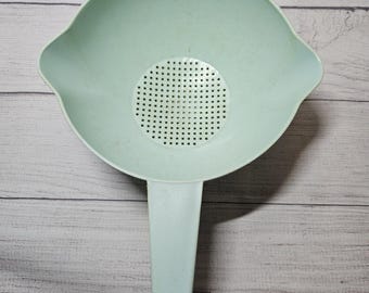 Vtg Tupperware LARGE Strainer #1523 - Turquoise w/ Handle - Pre-Owned - 1980s
