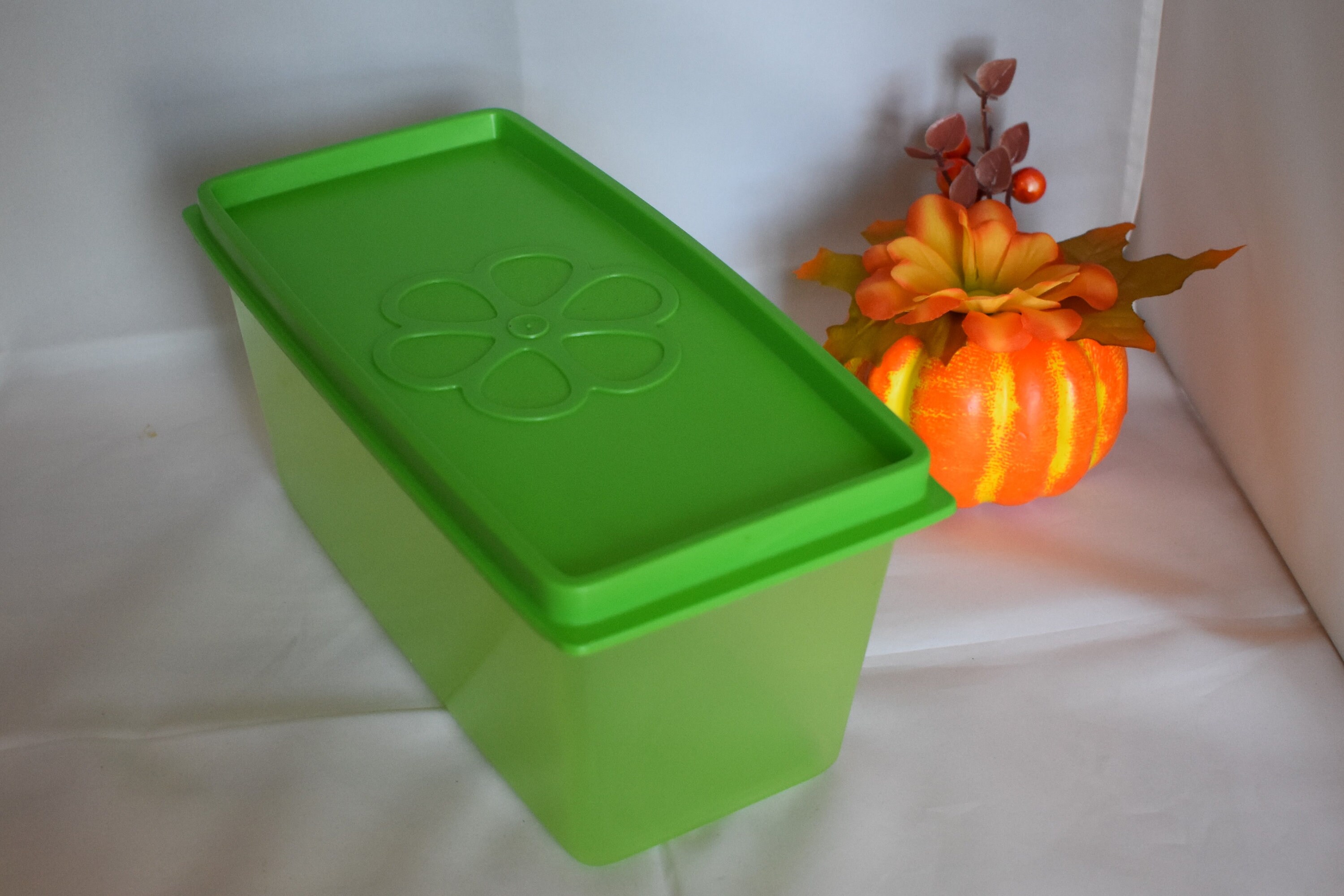 Vintage Rubbermaid Container 2 Quarts Green with Lid 1970s Etsy