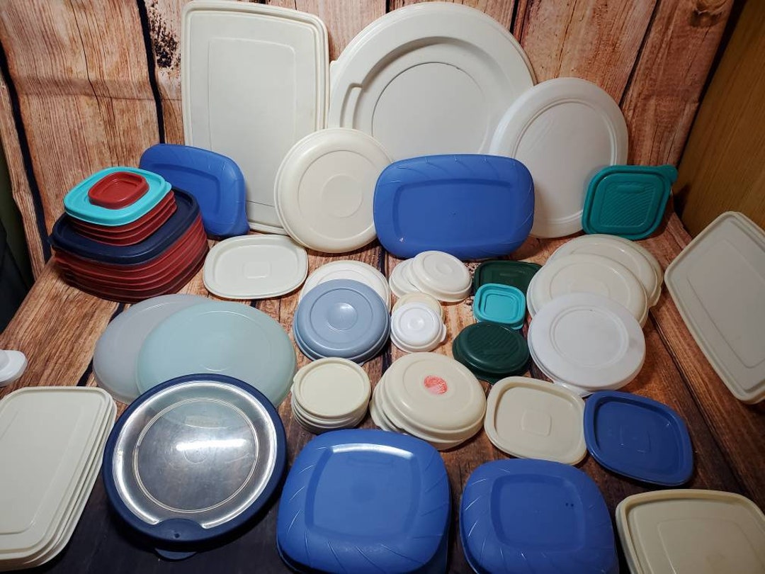 RUBBERMAID Replacement Lids READ DESCRIPTION Preowned Lots of Variety