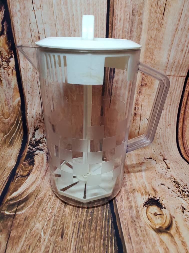 Pampered Chef Family-Size Quick-Stir Pitcher ( 1 Gal )