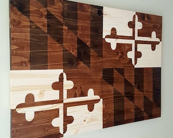 Arte mural de la bandera de Maryland en madera teñida: decoración estatal teñida a mano