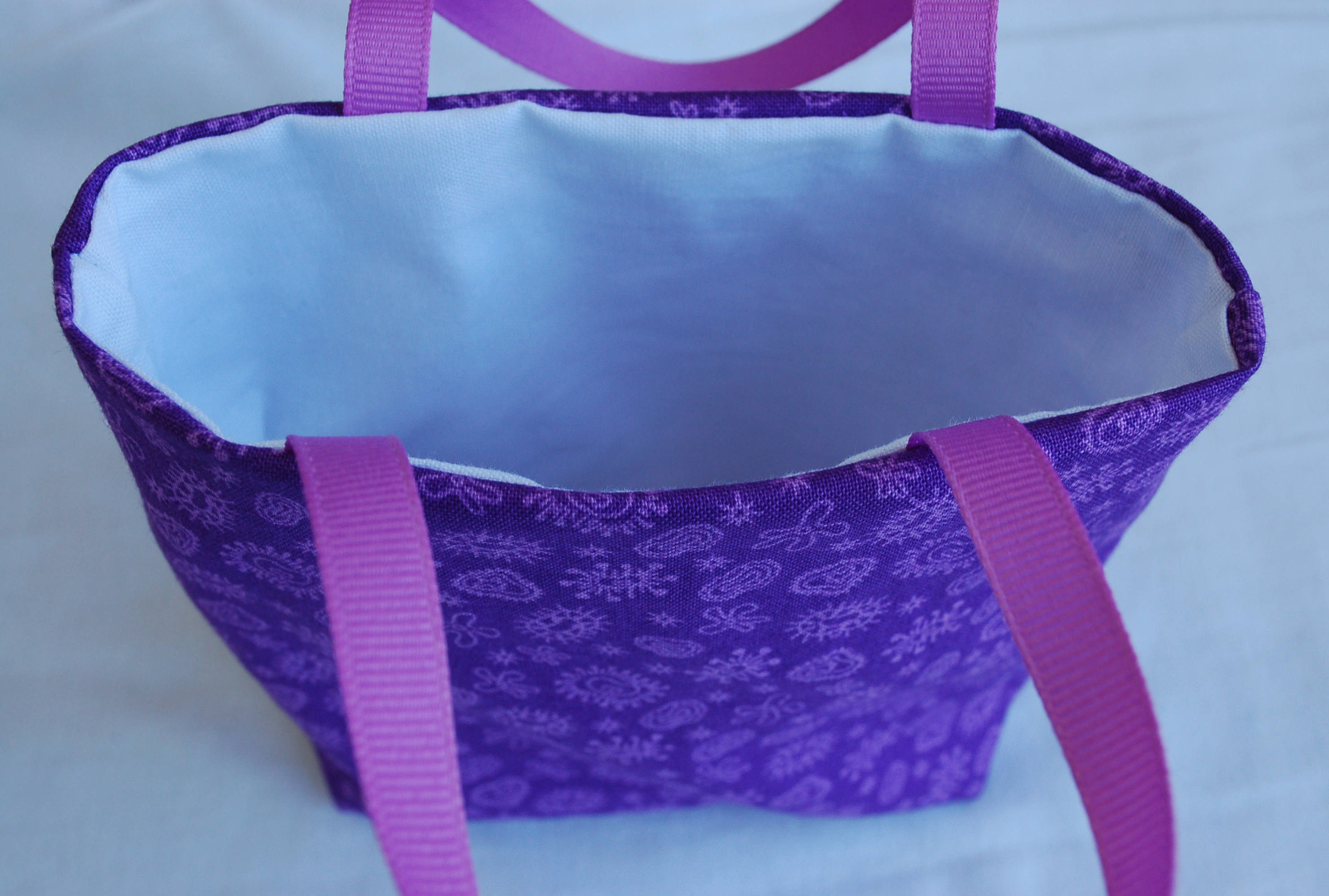 Come fare una borsa per la spesa con una maglietta riciclata