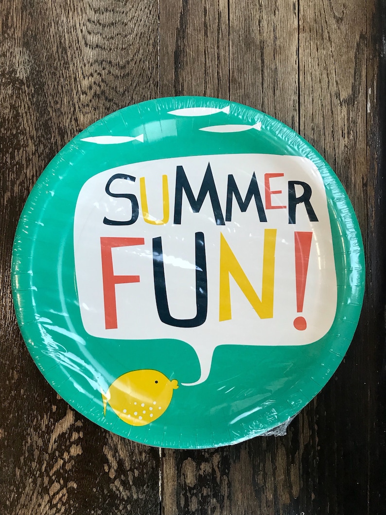 Summer Fun Large Dinner Paper Plates 8 count