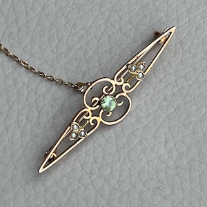 Antique 15ct Gold Brooch 15 carat Gold Horseshoe Brooch Gold Pin Hallmarked Gold Brooch Art Nouveau Peridot Brooch Seed Pearl
