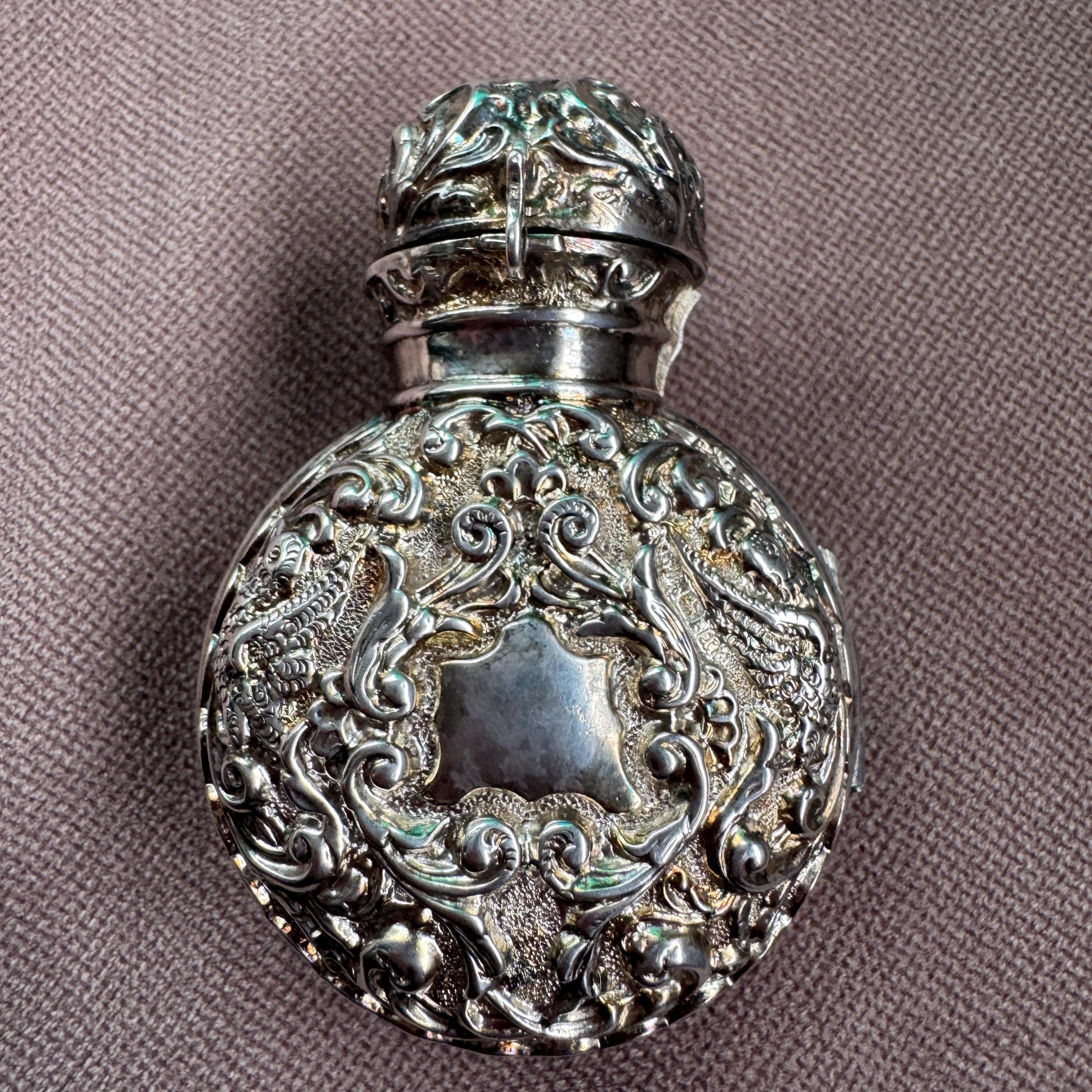 アンティークシルバーの香水瓶: アールヌーボー、バーミンガム、1897