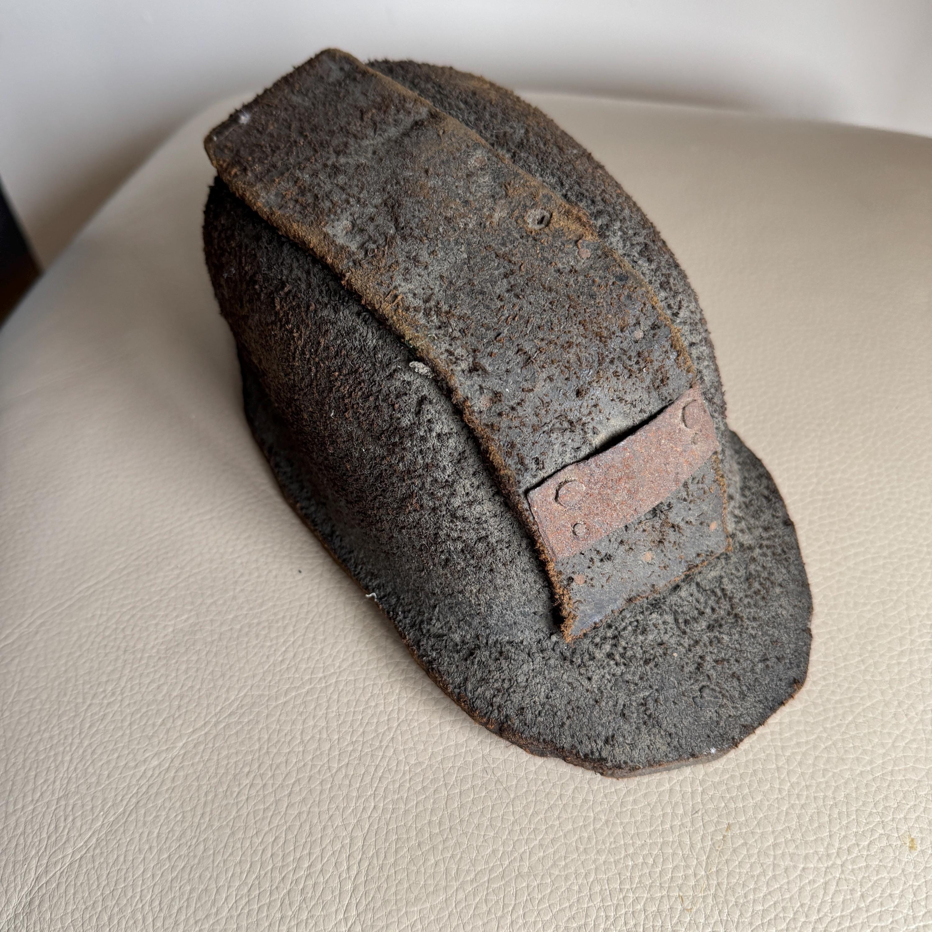 アンティークのフランス製革製鉱夫用ヘルメット、19世紀初頭 - Etsy 日本