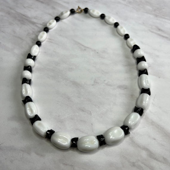 1930s Glass Necklace Black and White Glass Neckla… - image 3
